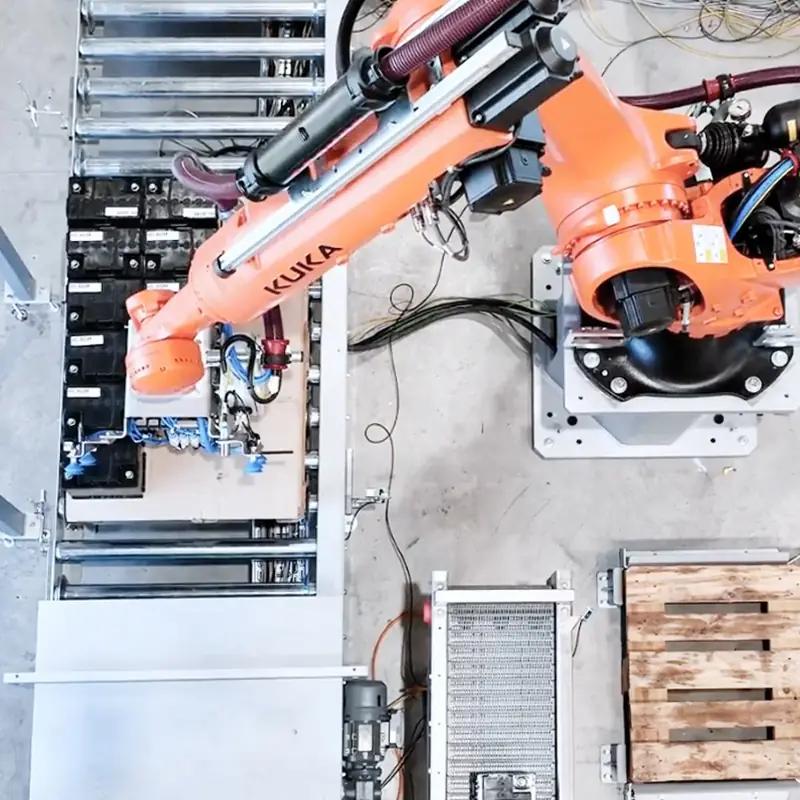 Specialised system for depalletising batteries