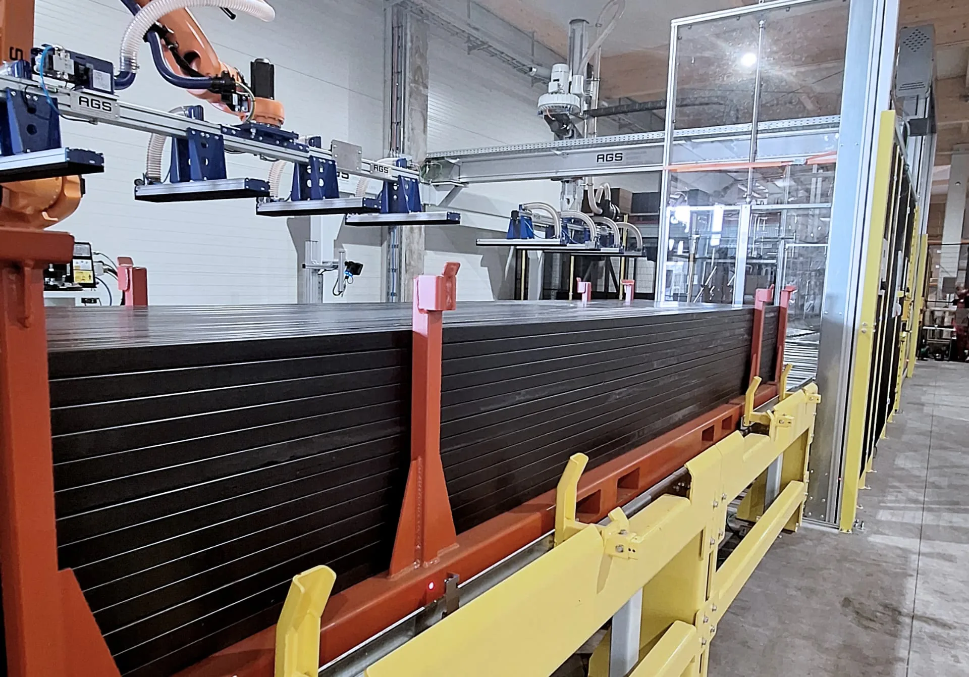 Fertige Dielenlage in der Übergabestation der Anlage